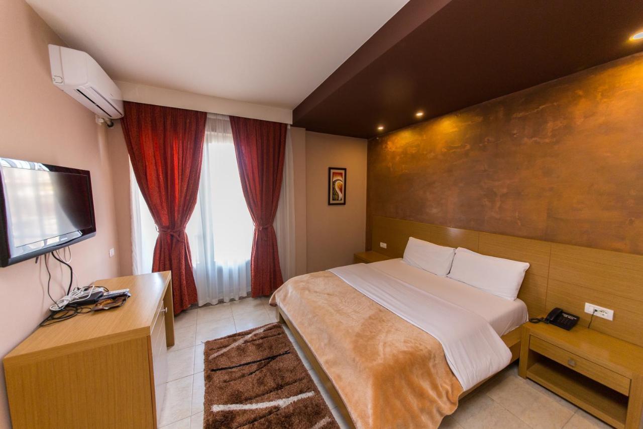 Hotel Denver Tirana Exterior photo