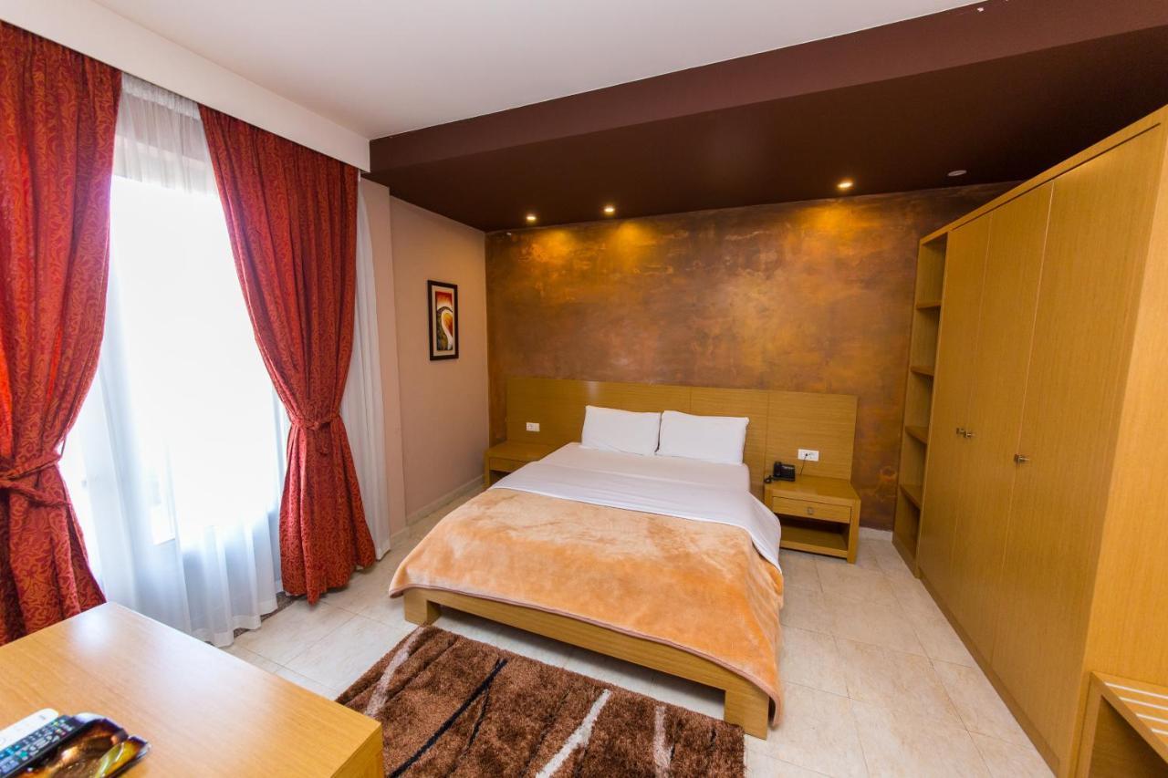 Hotel Denver Tirana Exterior photo