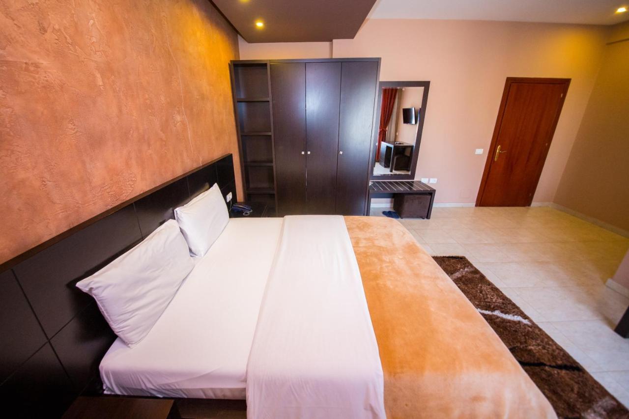 Hotel Denver Tirana Exterior photo