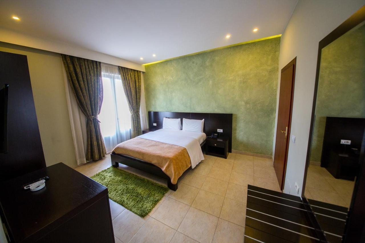 Hotel Denver Tirana Exterior photo